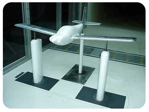 Three Strut Support System for External Balance System for Wind Tunnel Testing
